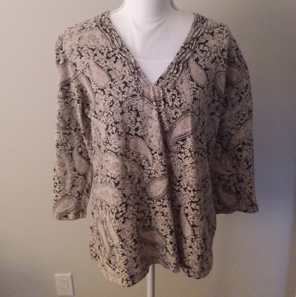 4/$20 Black and Brown Paisley Top with White Insert